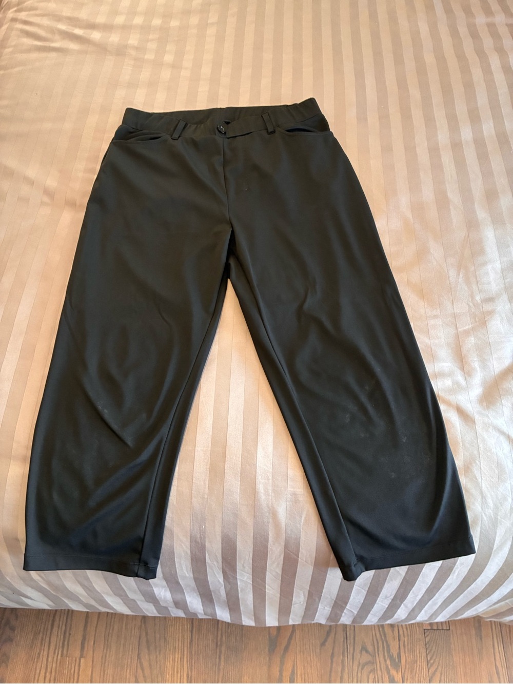 Brand new croft& barrow black Women's Capris - Picture 4 of 4
